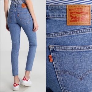 Levi’s 721 Vintage High Rise Skinny in Light Blue